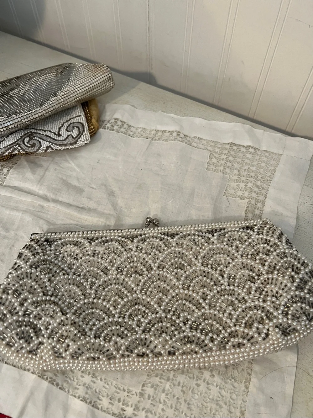 Lot Whiting & Davis mesh and unmarked beaded clutch purses